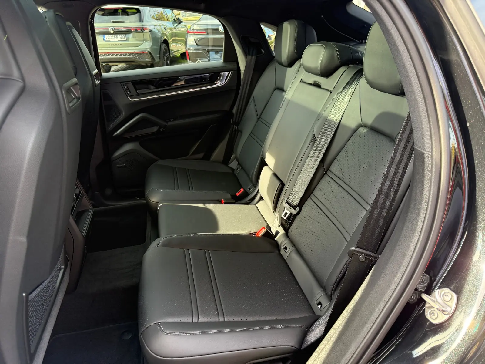 Porsche Coupe Black Edition/Black-Black/Full/2026 Prod. – 13