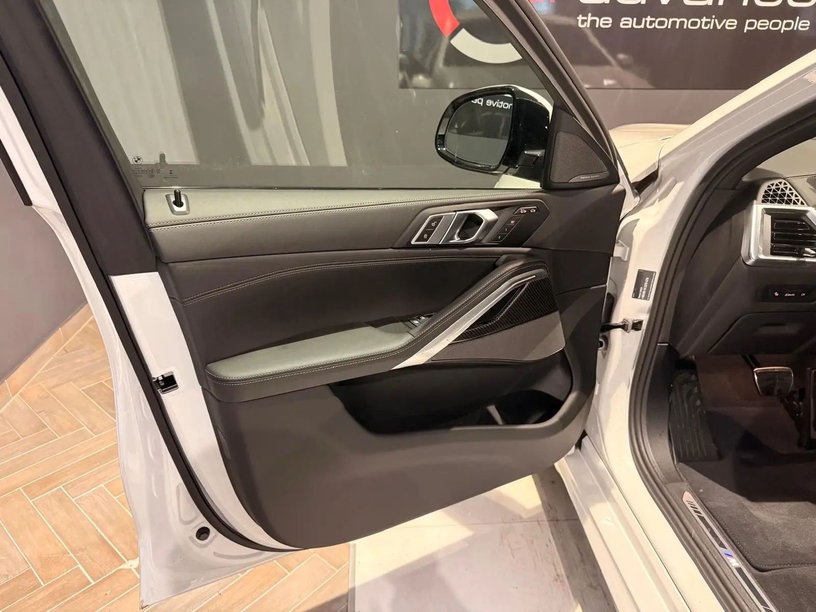 BMW X6 xDrive30d M Sport Pro Panoráma AHK – 12