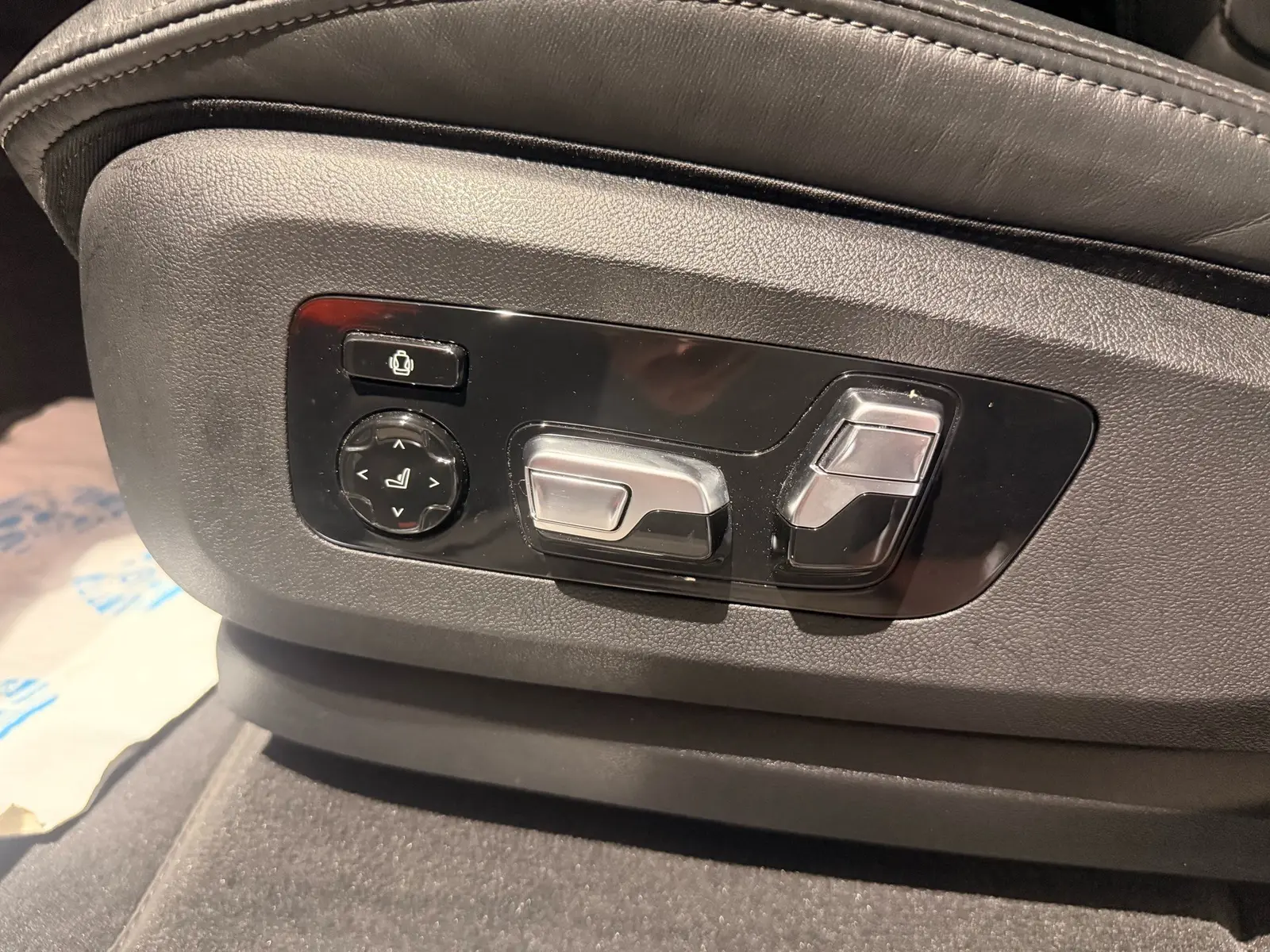 BMW X7 xDrive40d M Sport Pro "23" LUFT H&K – 17
