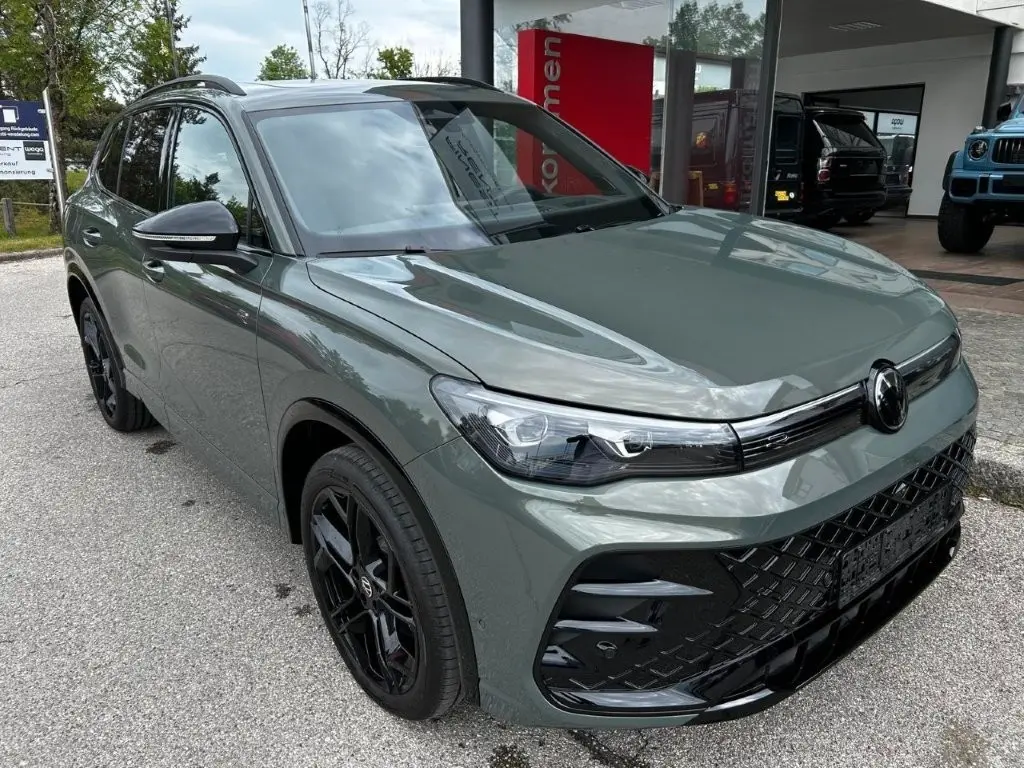 Volkswagen Tiguan 2.0 TDI R-Line/Matrix/AHK/HUD/Pano/Voll!! – 2
