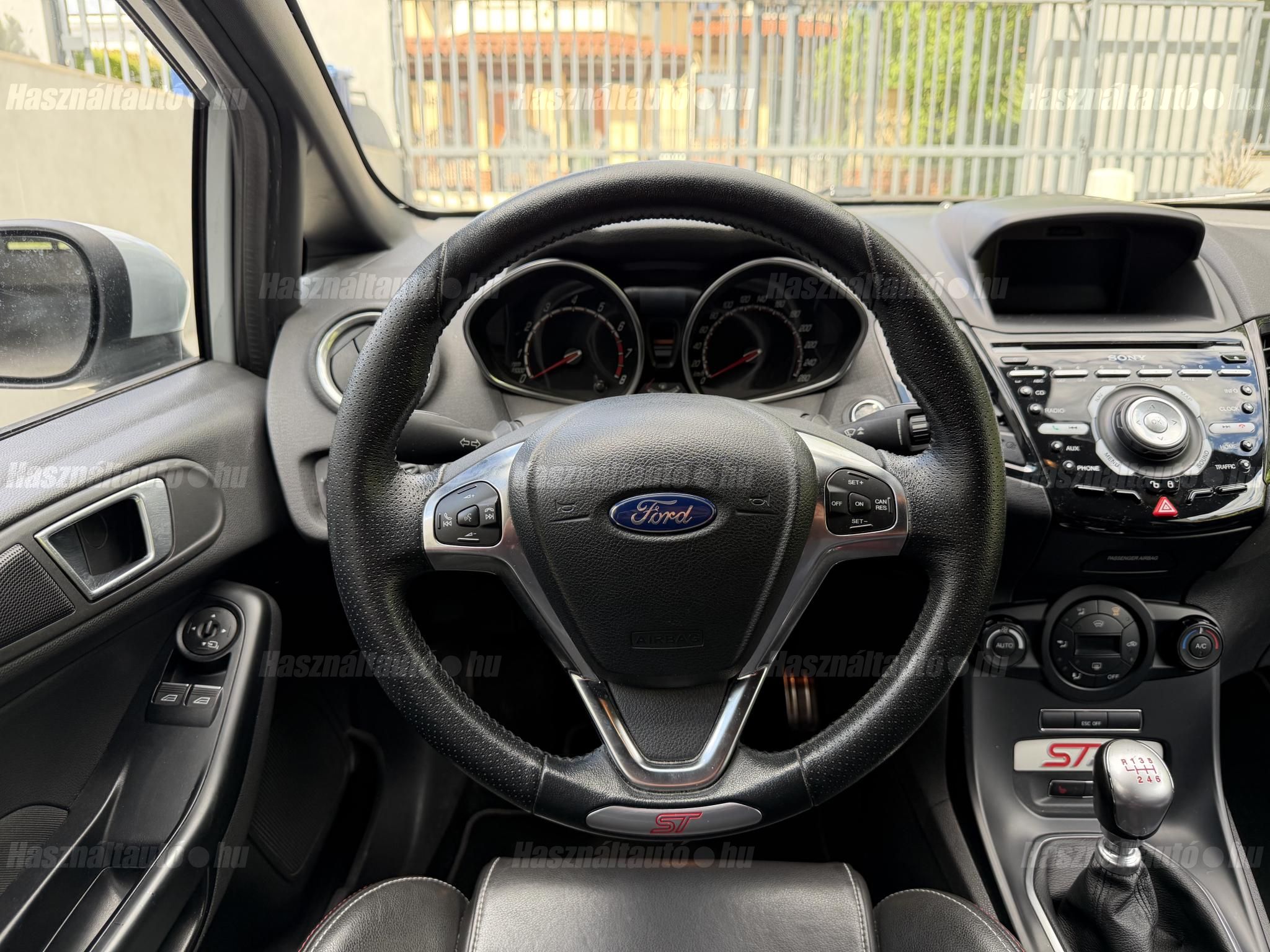 Ford Fiesta 1.6 GTDi ST200 – 11