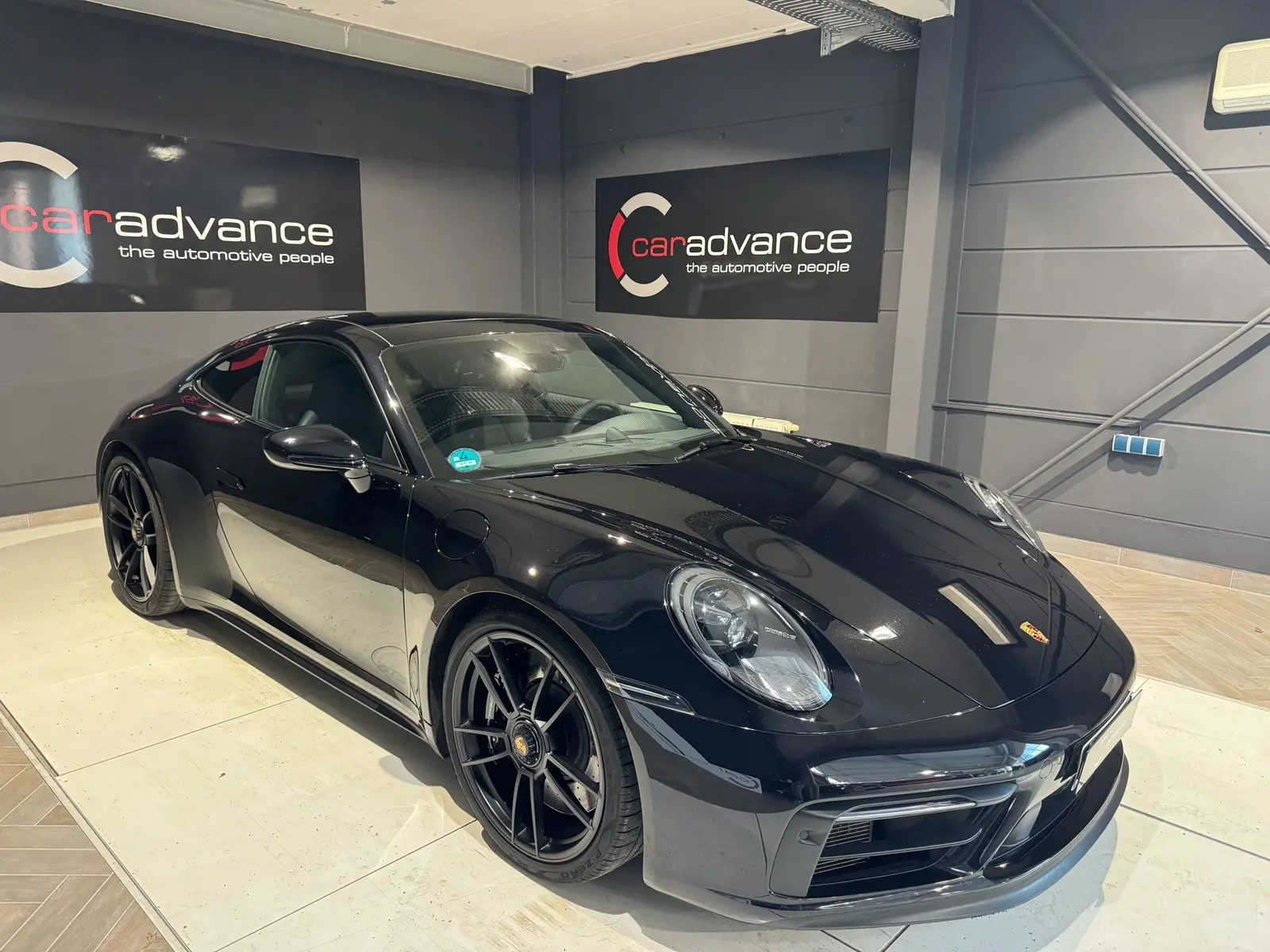 Porsche 911 Carrera 4 GTS APPROVED*3*JAHRE/ VOLL LEDER