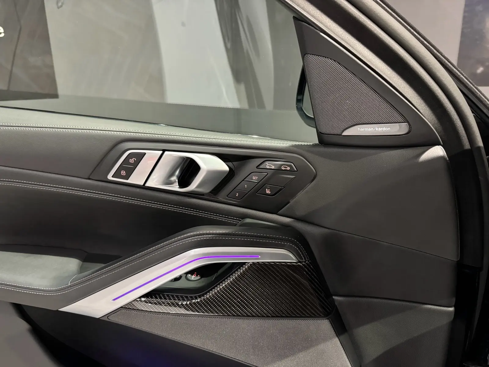 BMW X6 M60i xDrive FULL OPTION*CARBON*M SITZE – 11