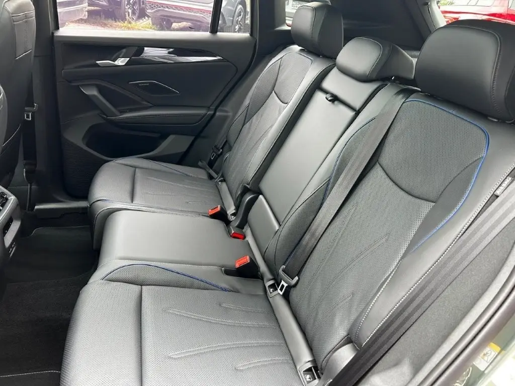 Volkswagen Tiguan 2.0 TDI R-Line/Matrix/AHK/HUD/Pano/Voll!! – 18