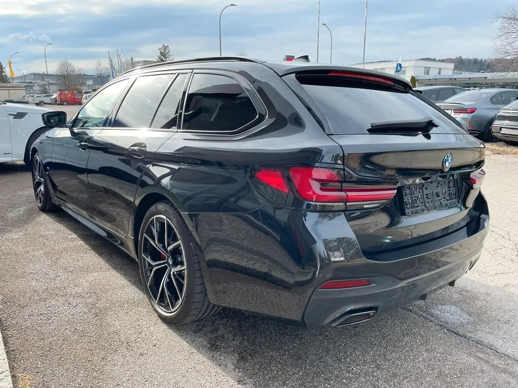 BMW 520d xDrive Touring/M-Sport/19"/AHK/Pano/ACC/Key – 4
