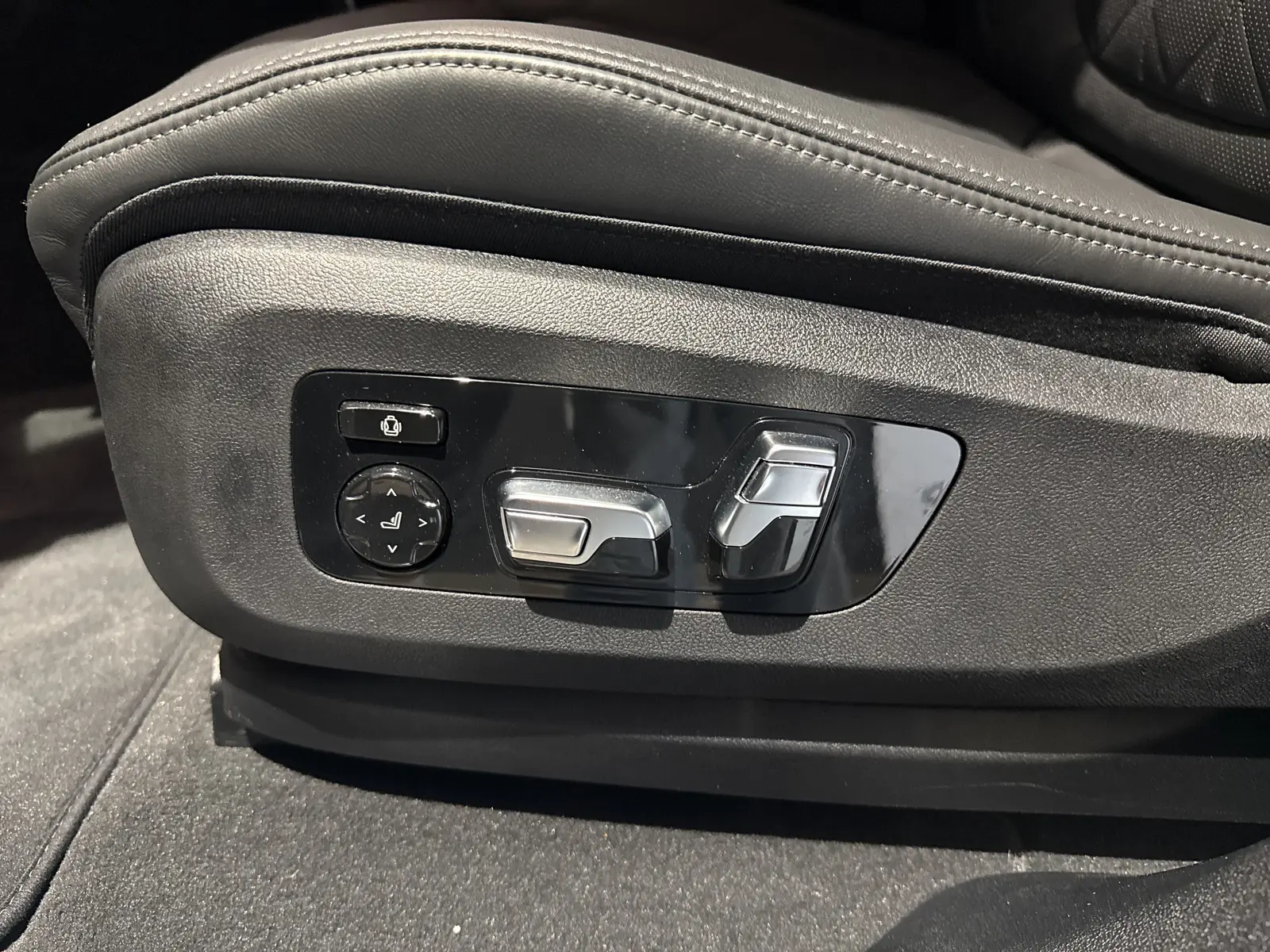 BMW X6 xDrive30d M Sport Pro "22" INDIVIDUAL – 14
