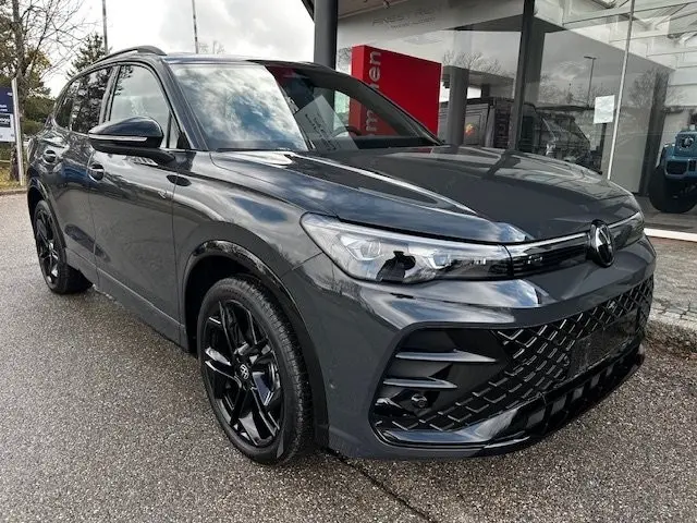 Volkswagen Tiguan 1.5eTSI R-Line/Matrix/AHK/Vollausstattung