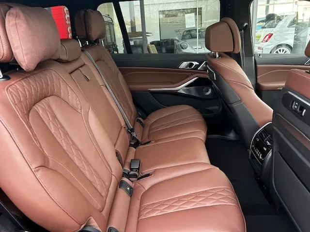 BMW X7 40d / BRITISH RACING GREEN, BROWN, B&W, FULL! – 14