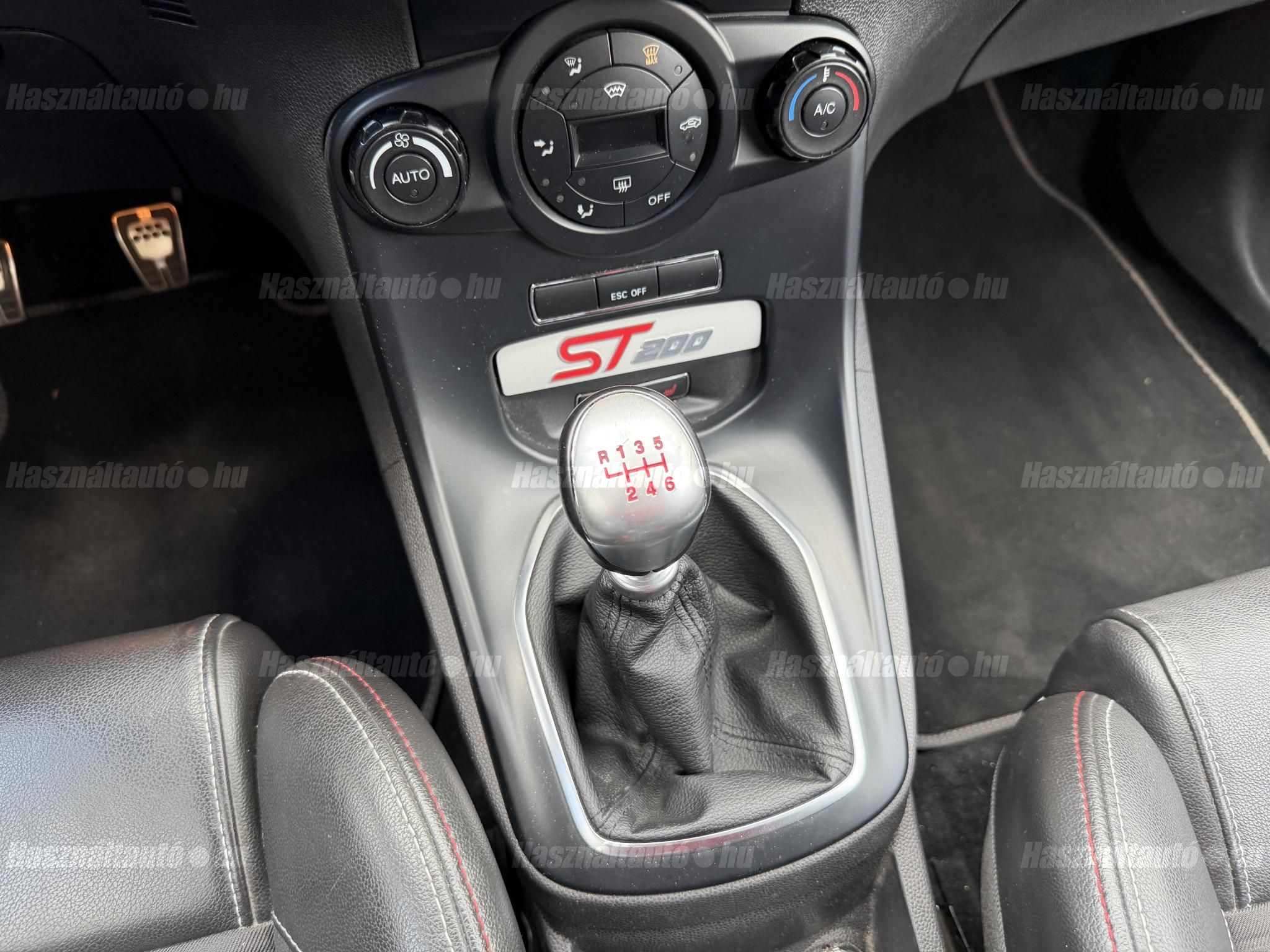 Ford Fiesta 1.6 GTDi ST200 – 12