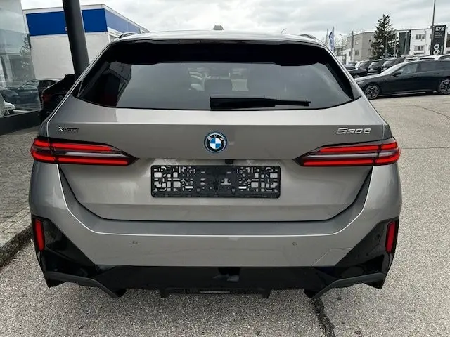 BMW 530e xDrive Touring/Pano/Bower/Assist/*UVP 93k – 7