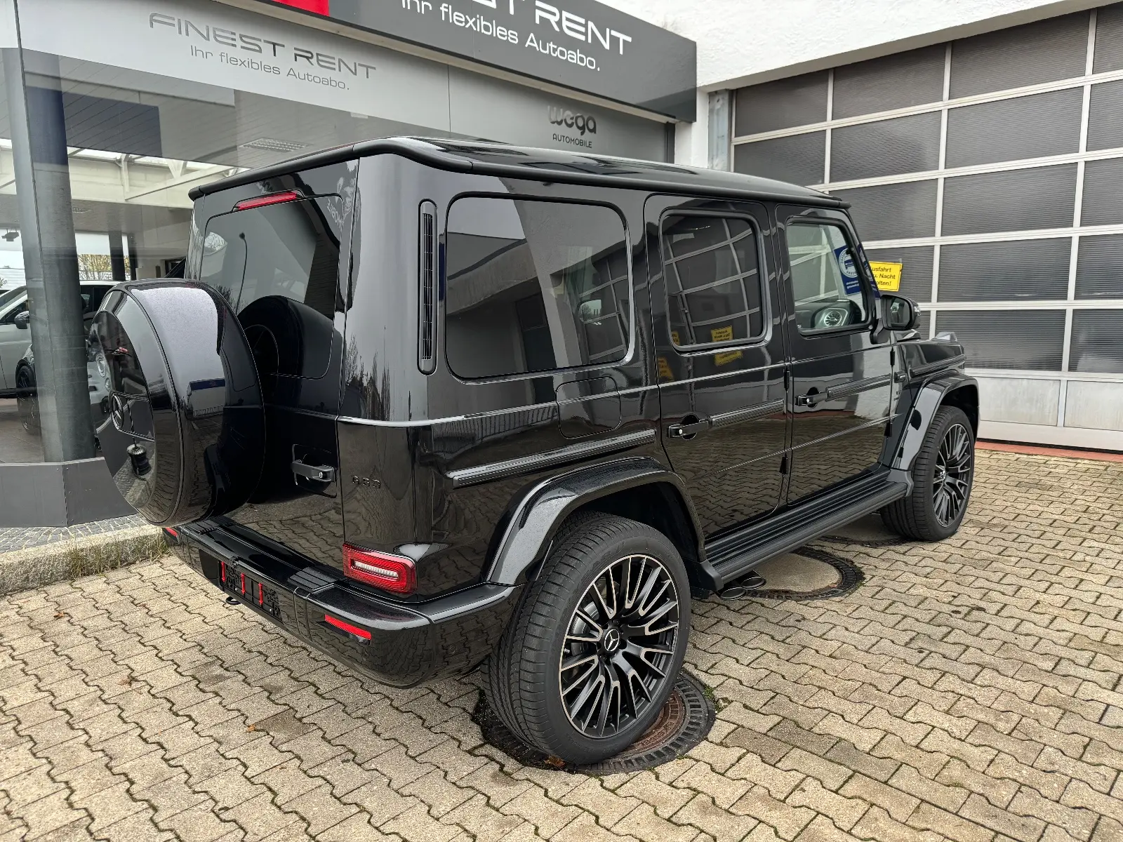 Mercedes-Benz G 63 AMG/Prod.2026/Black-Red-Carbon/TV/Superior – 2