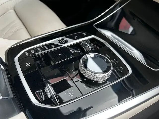 BMW X7 xDrive40d/SPECIAL PAINT MACADAMIA/FULL-FULL! – 18