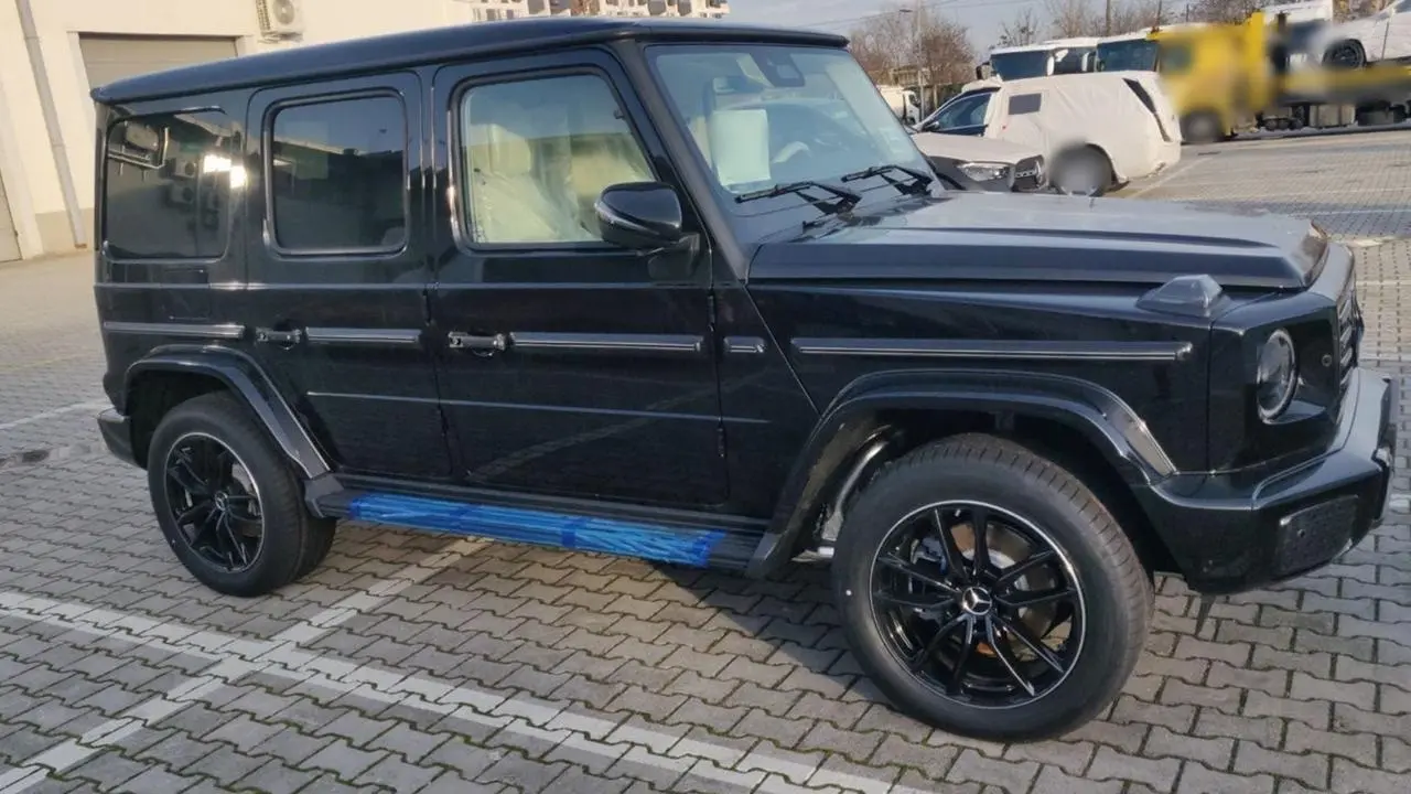 Mercedes-Benz G 450d AMG/MY2027/Black-Beige/Superior/Full-Full