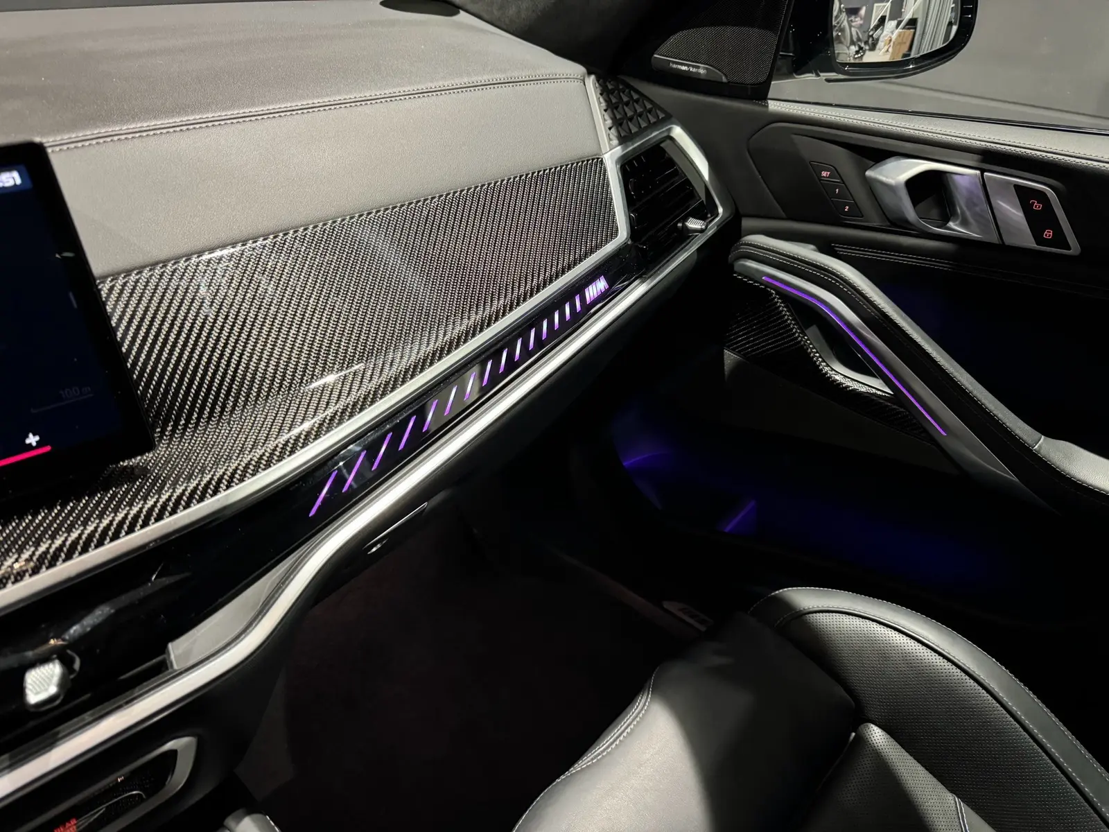 BMW X6 M60i xDrive FULL OPTION*CARBON*M SITZE – 12