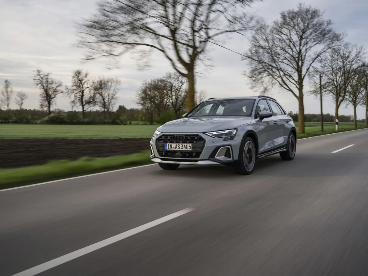Audi A3 allstreet 35 TFSI — nové auto z Nemecka