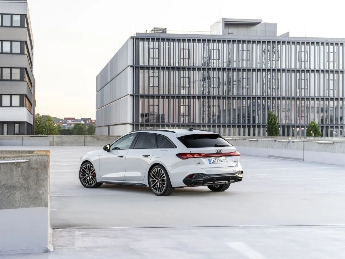 Audi A5 Avant rear three-quarter view