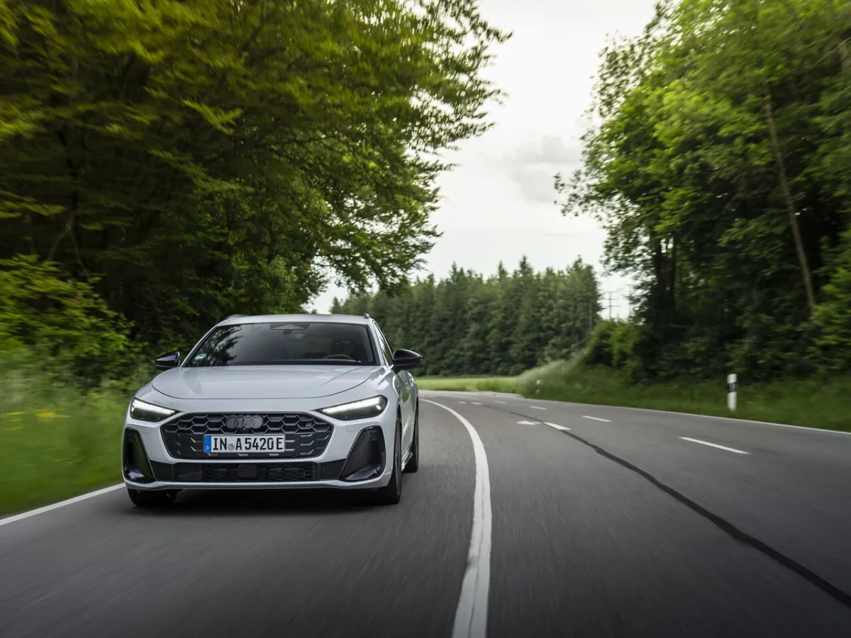 Audi A5 Avant e-hybrid quattro S tronic rental