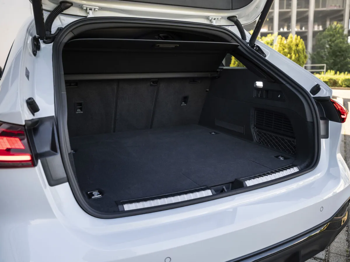Audi A5 Avant boot
