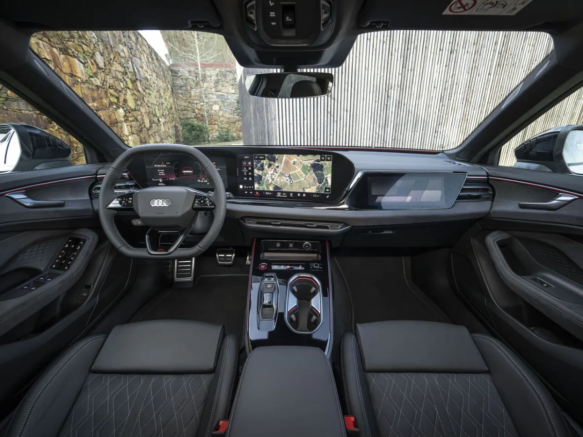 Audi A6 Avant interior — MMI panoramic display