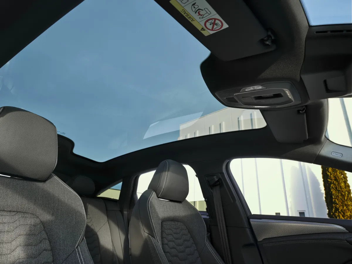 Audi A6 Sportback e-tron cockpit detail