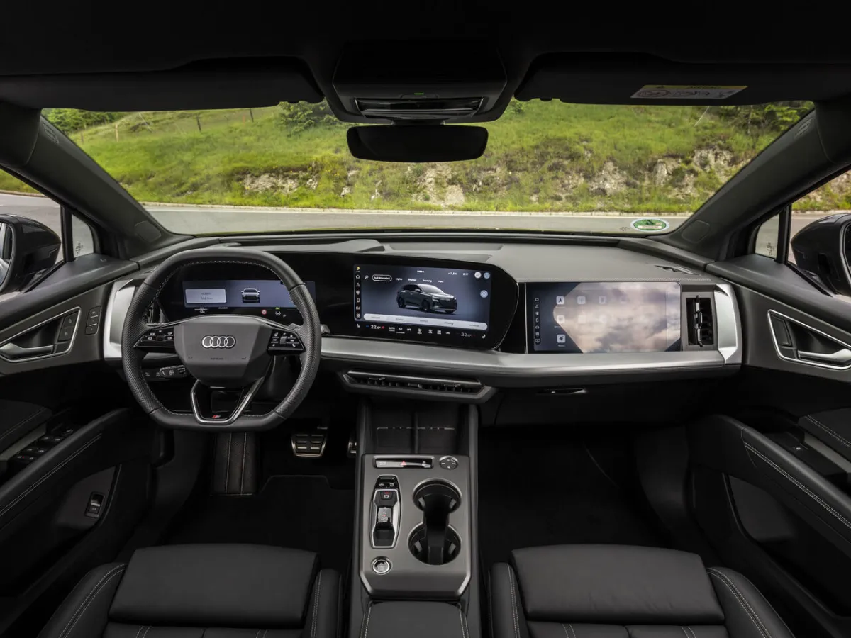 Audi Q4 Sportback e-tron belső tér — műszerfal és középkonzol