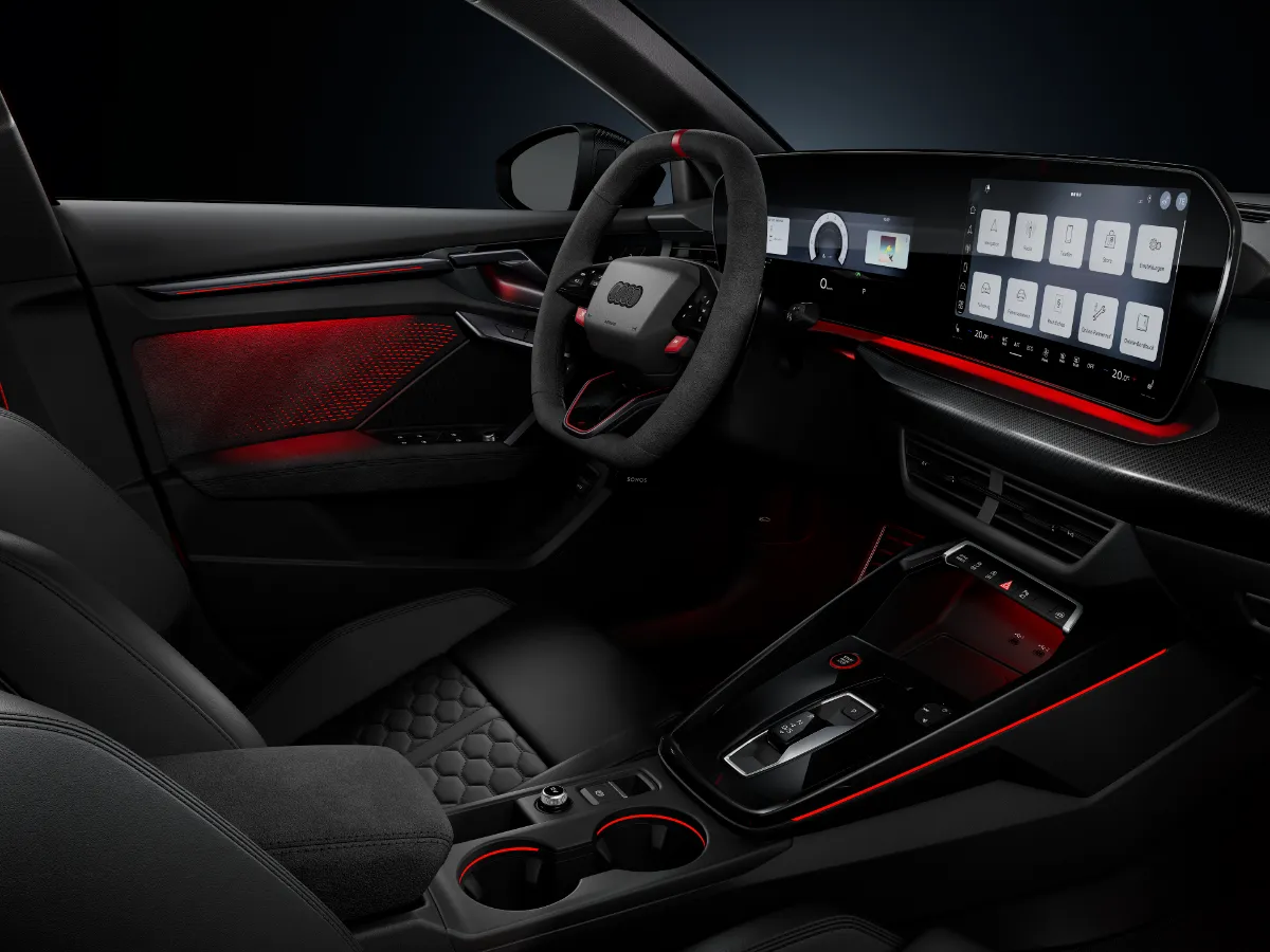 Audi RS 3 Limousine Fahrgastraum und Sitze