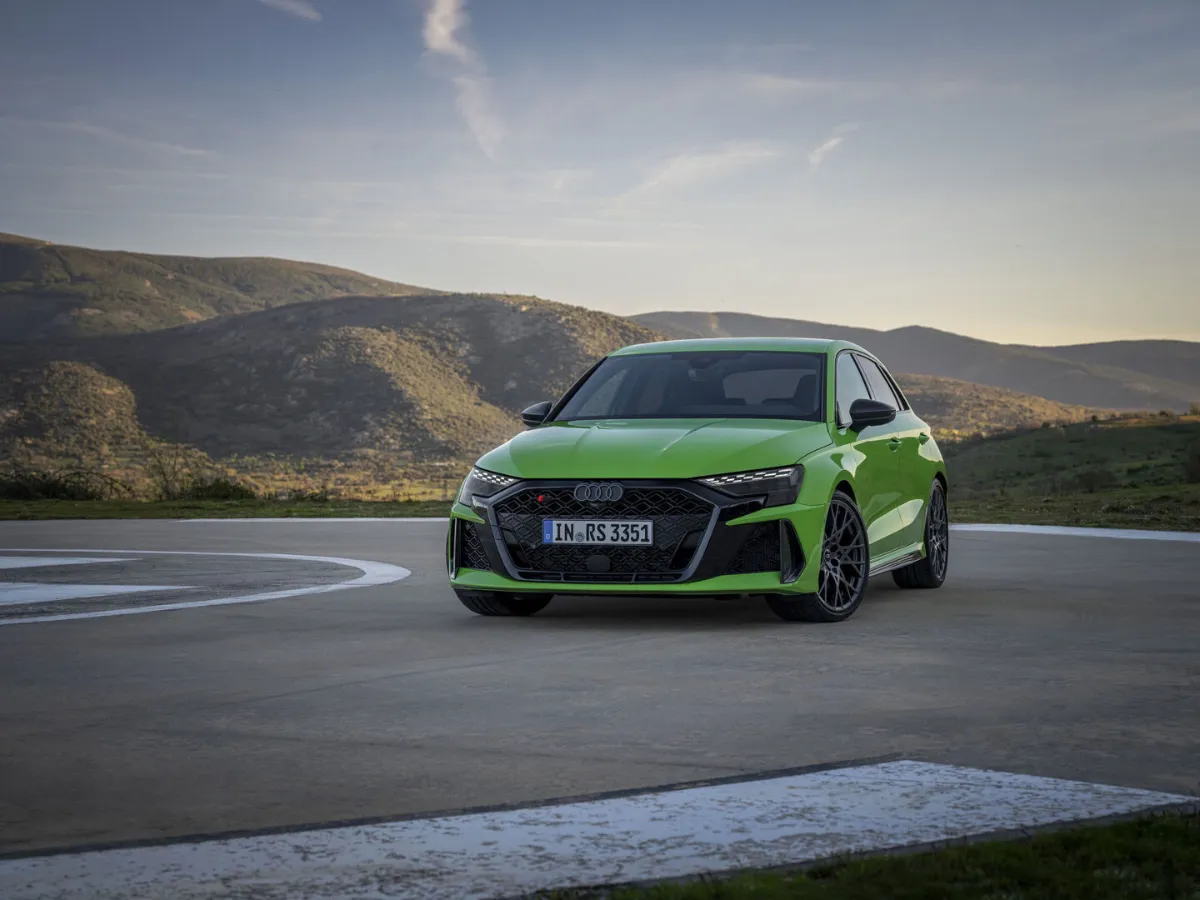 Neuer Audi RS 3 Sportback — individuelle Bestellung aus Deutschland