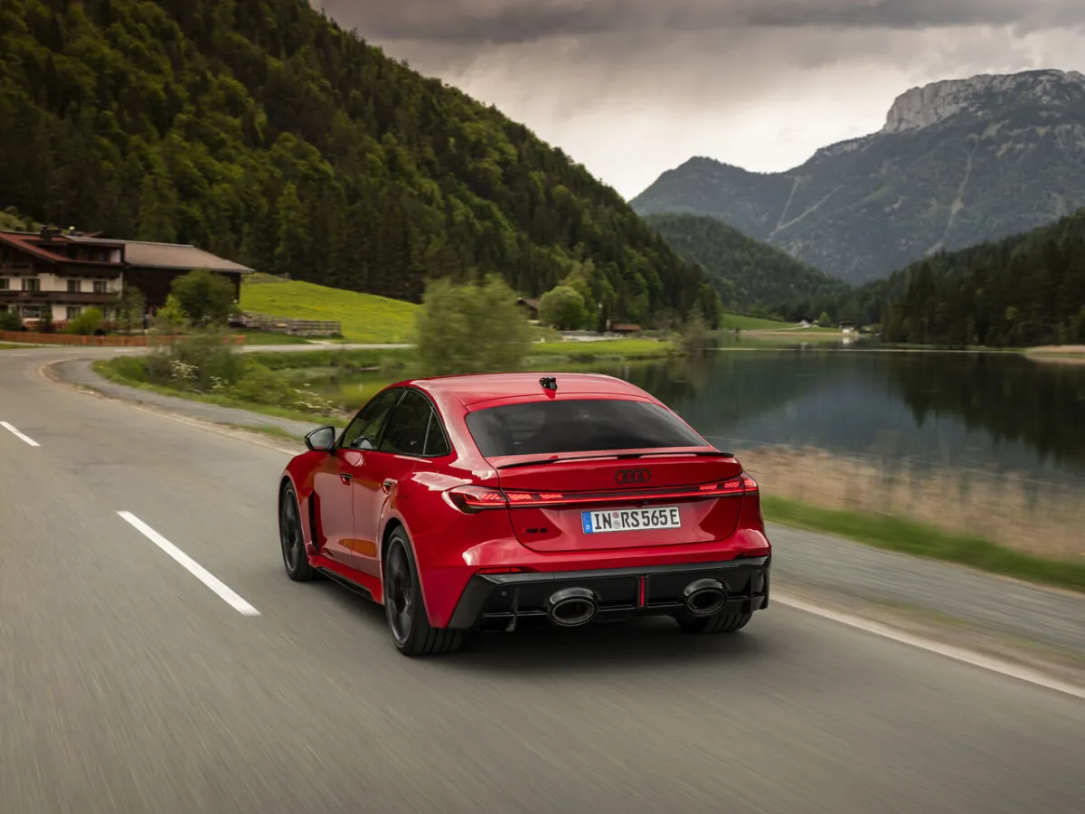 Audi RS 5 Limousine — Neuwagen aus Deutschland