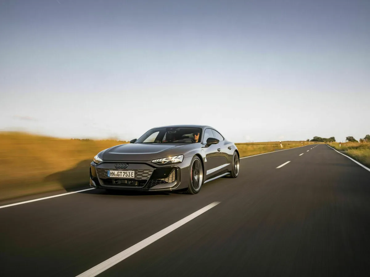 Audi RS e-tron GT — nové auto z Nemecka