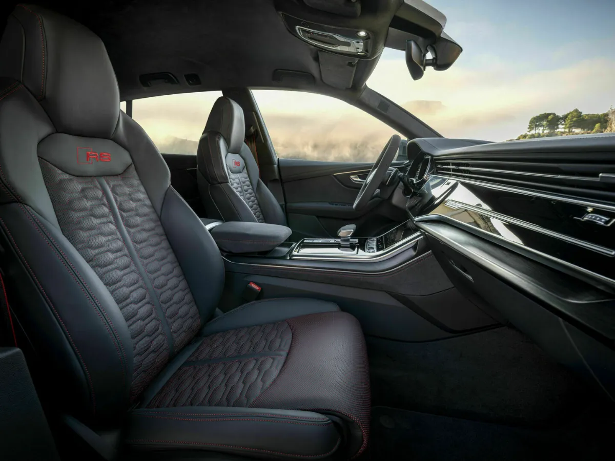 Audi RS Q8 performance interior