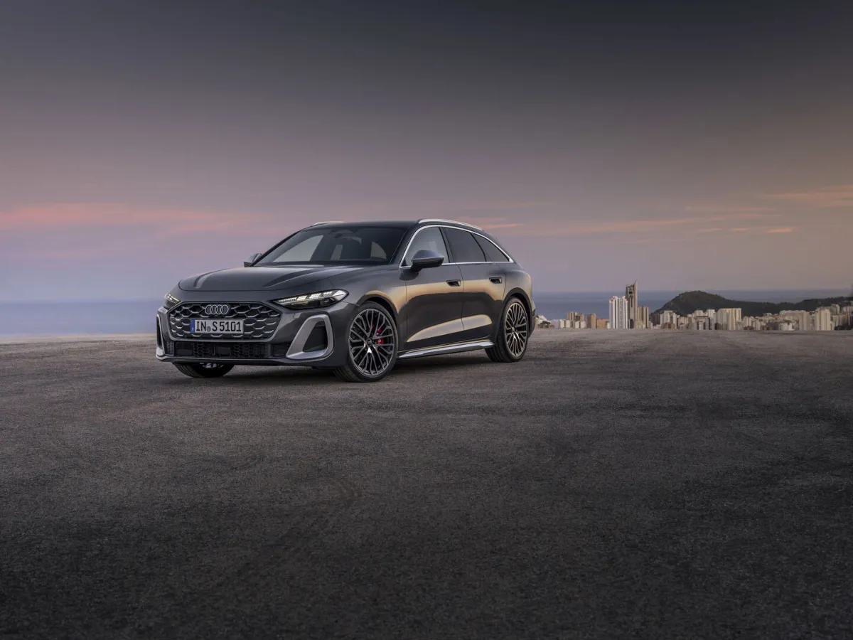 Audi S5 Avant front view, at sunset