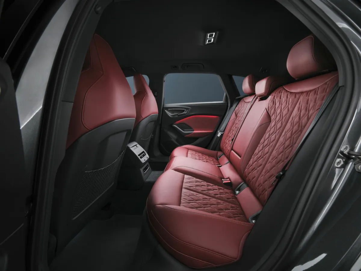 Audi S5 Avant cockpit detail