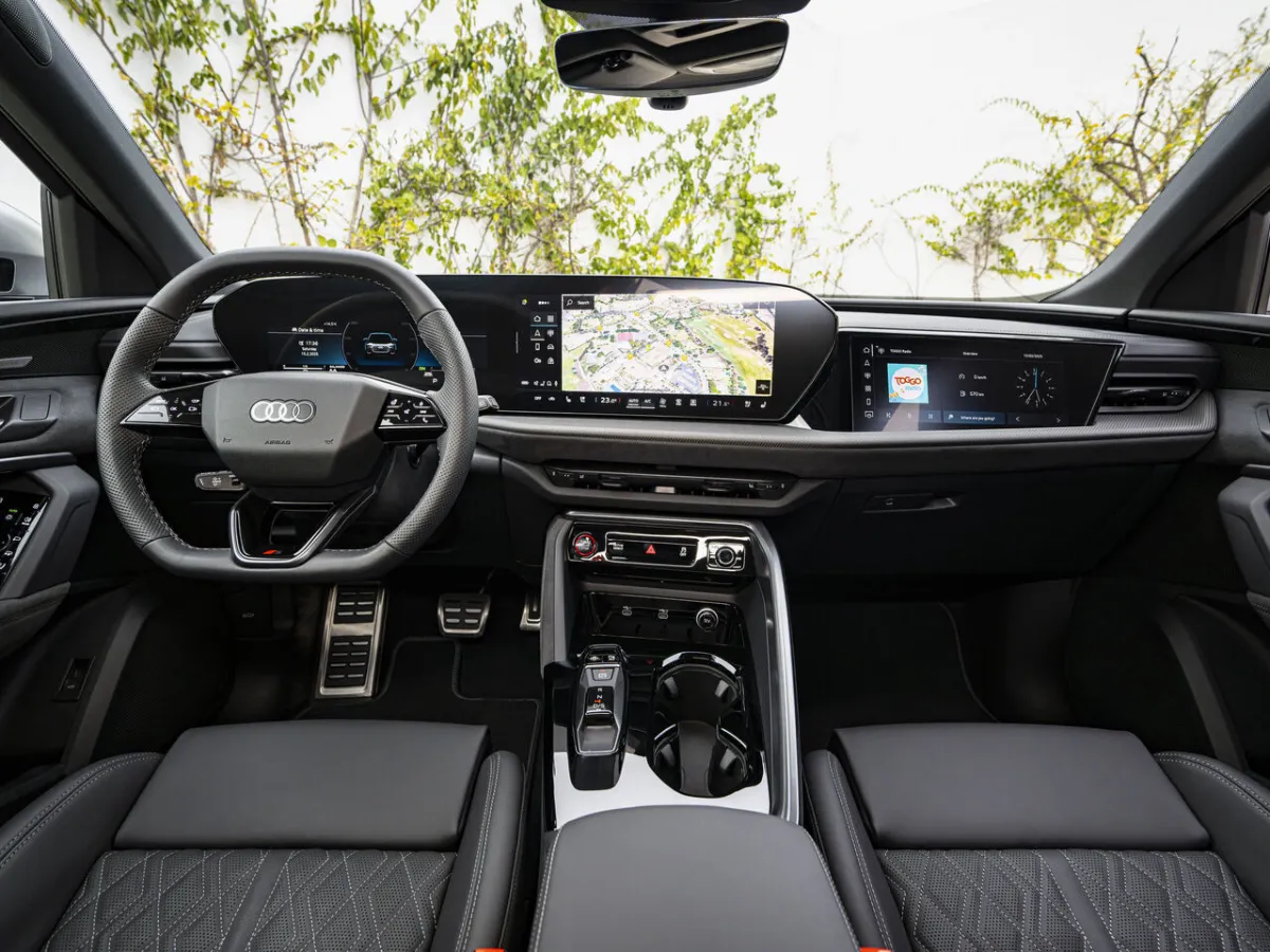 Priestor vodiča v Audi SQ5 Sportback