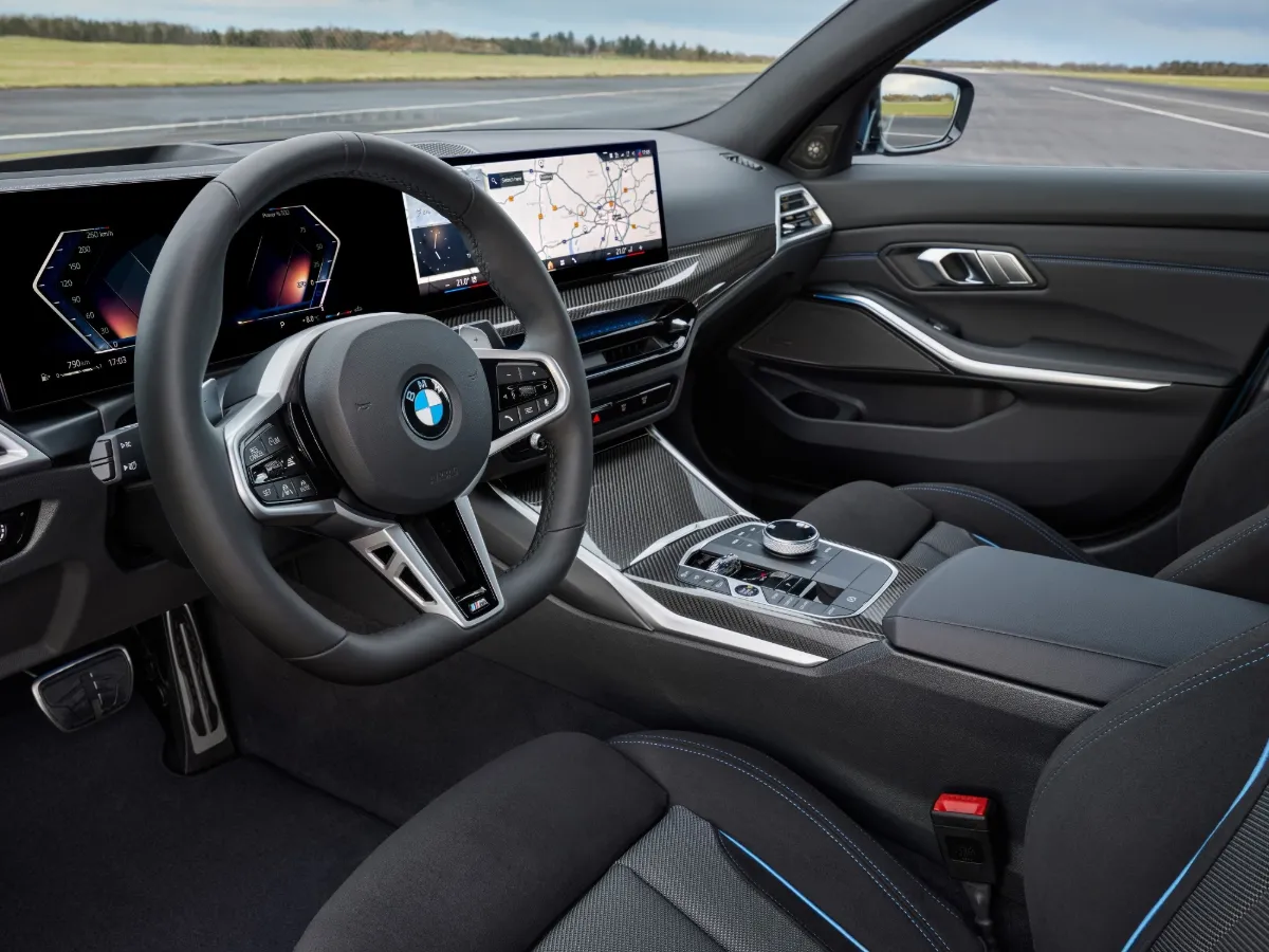 Priestor vodiča BMW radu 3 Sedan