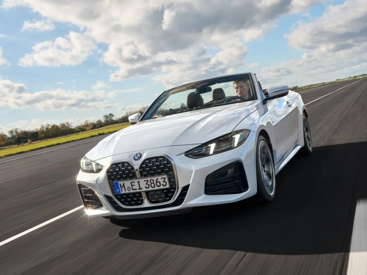 BMW rad 4 Cabrio za jazdy