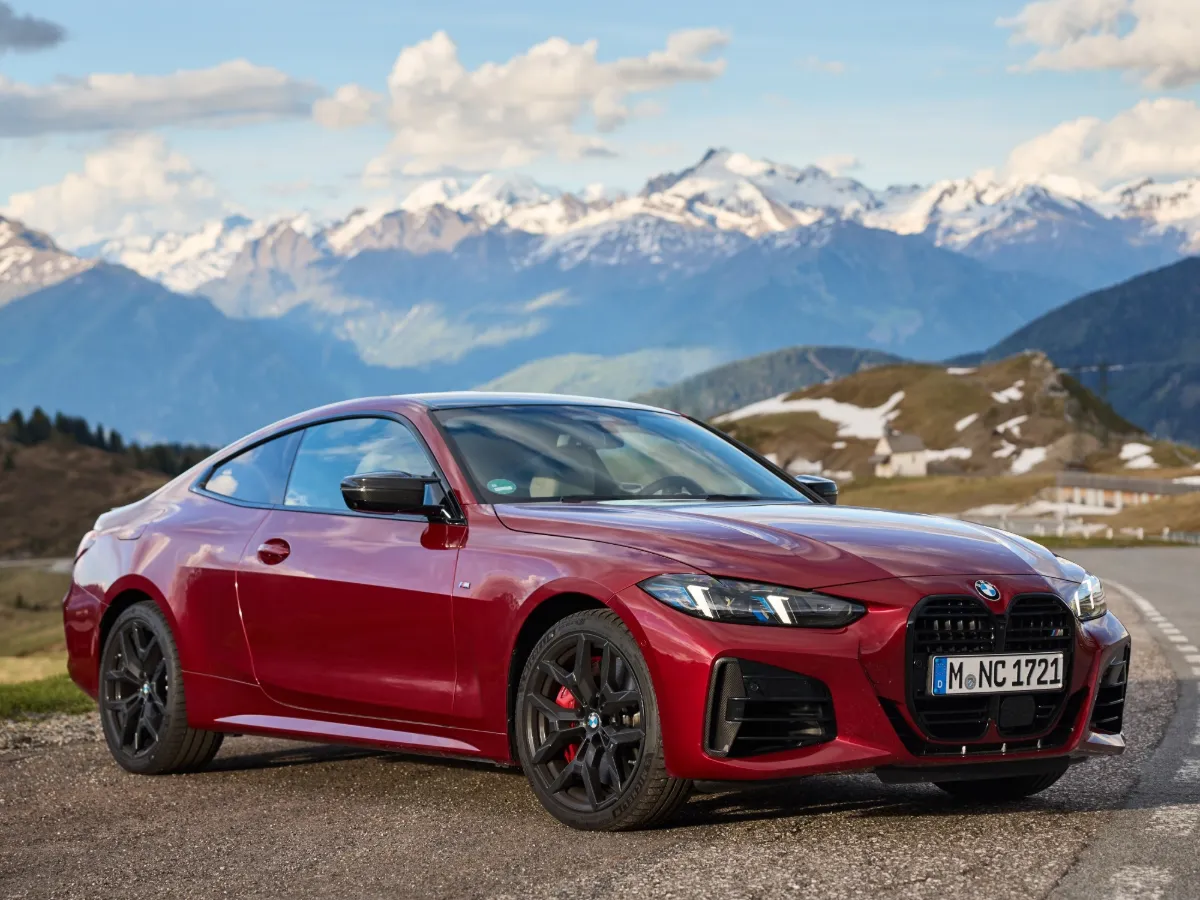 BMW 4 Series Coupé front view, in the mountains