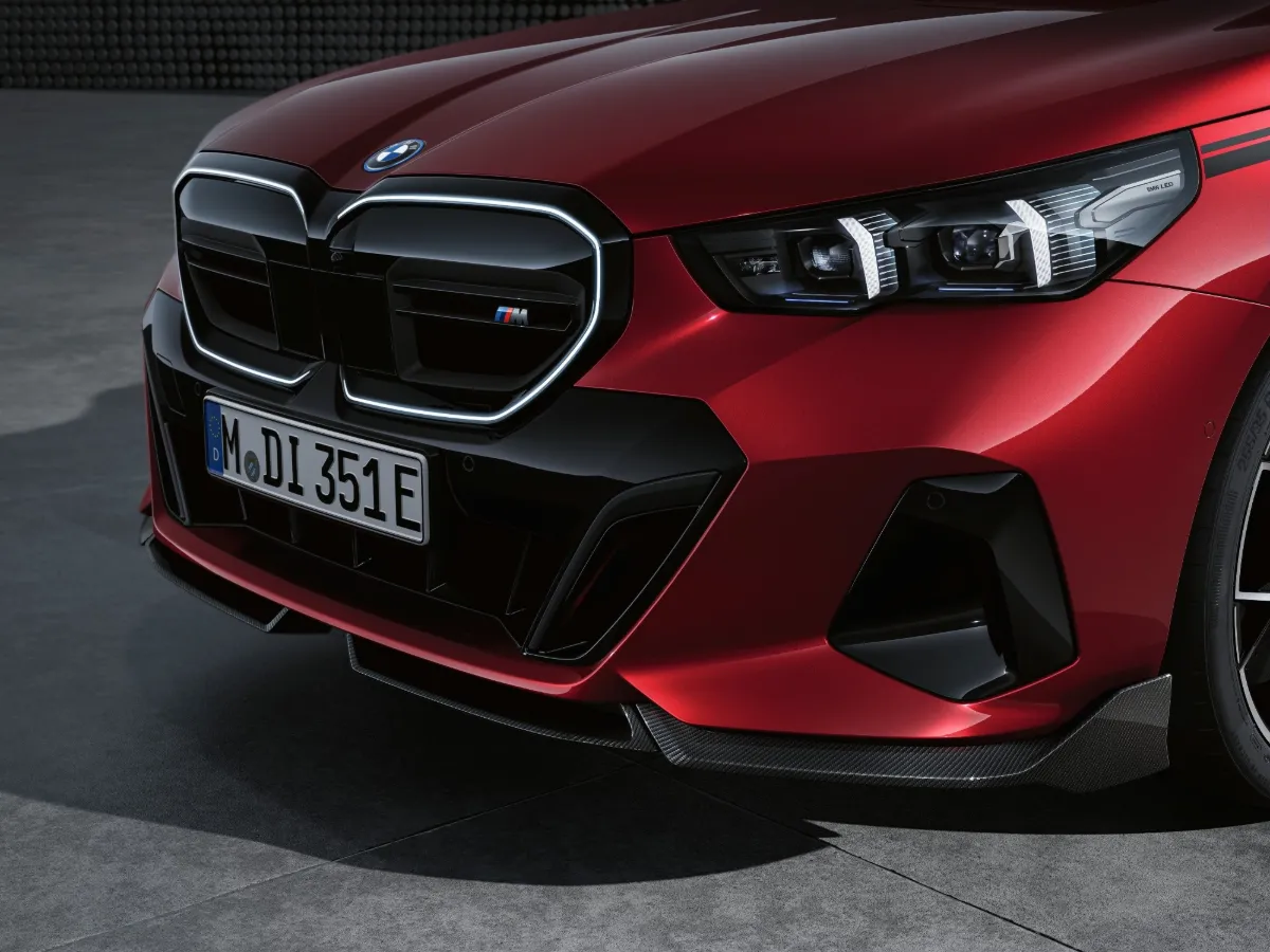 BMW rad 5 Sedan pohľad spredu