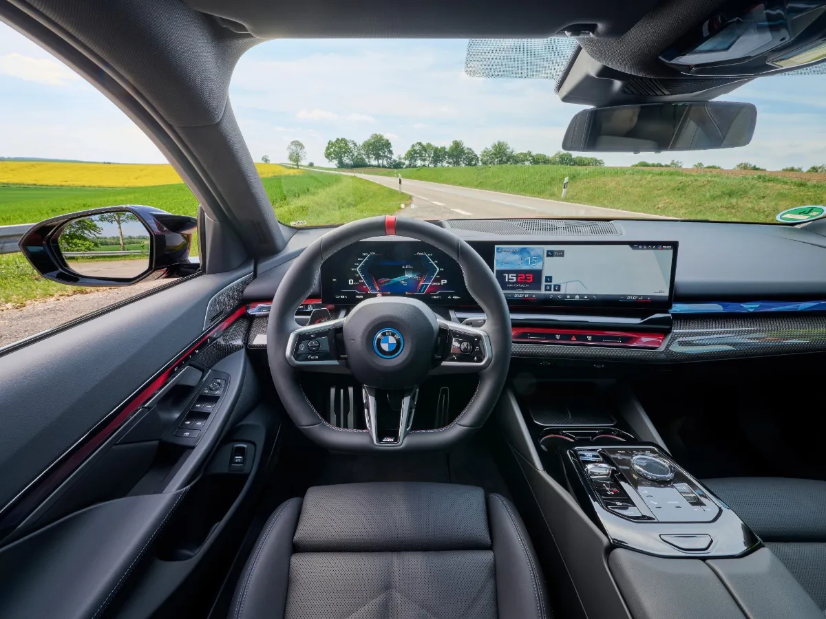 Priestor vodiča BMW radu 5 Touring