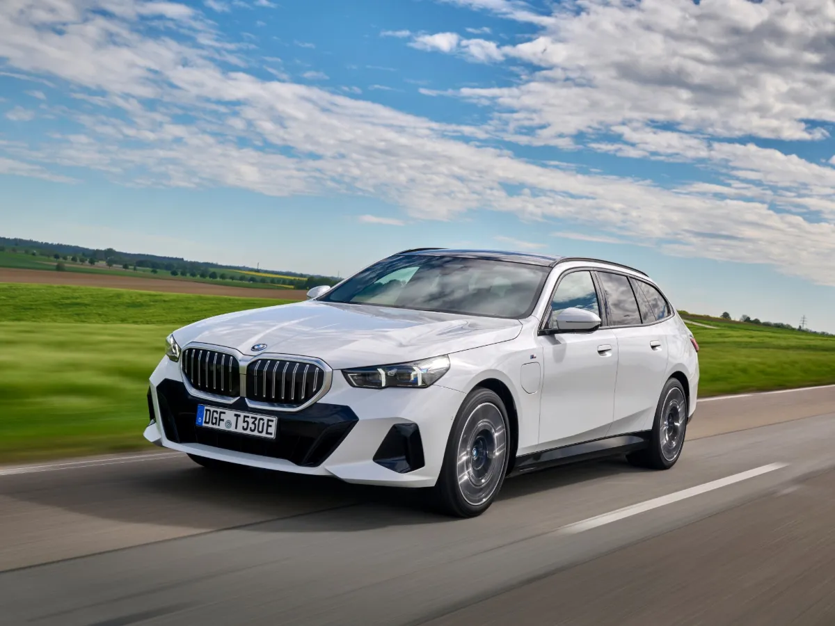 Prenájom BMW radu 5 Touring — prémiové kombi v dlhodobom prenájme