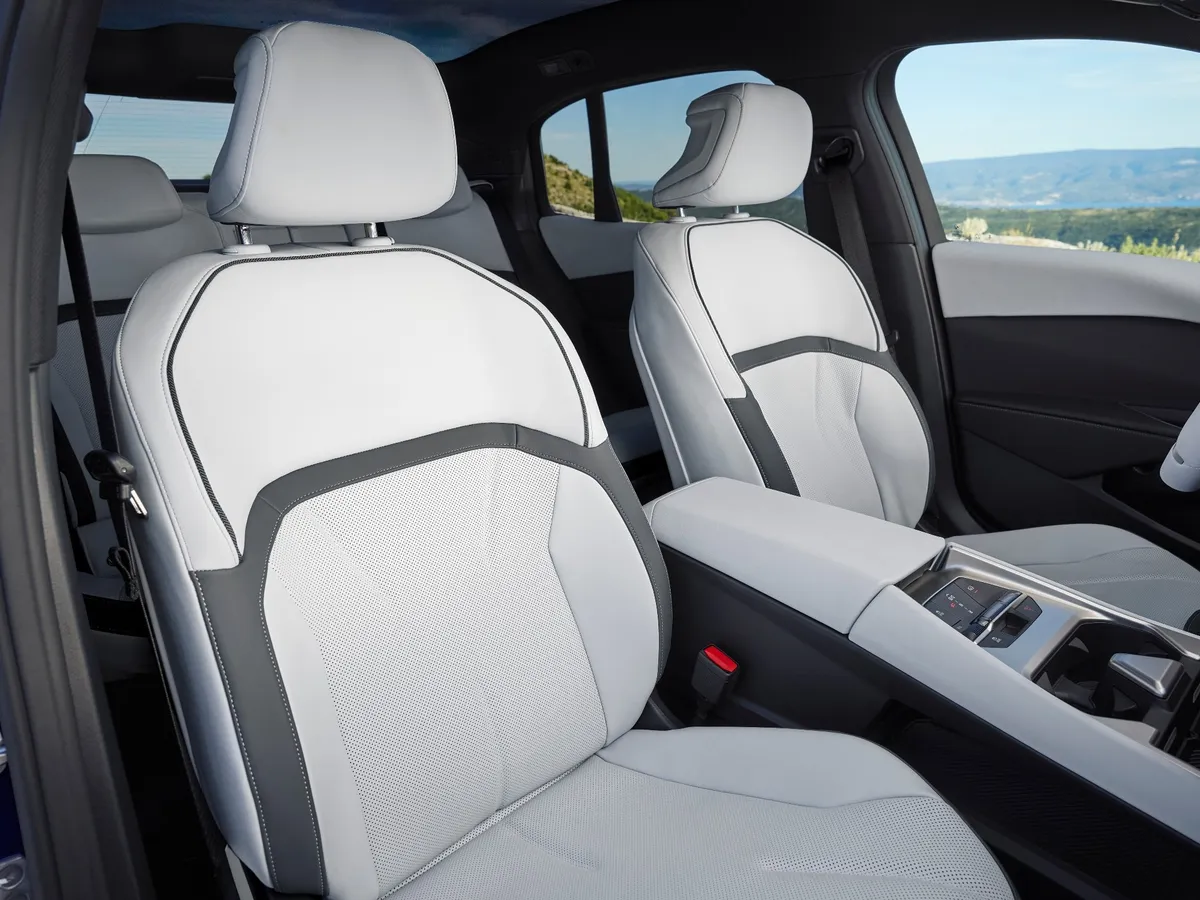 BMW i3 priestor pre cestujúcich a sedadlá