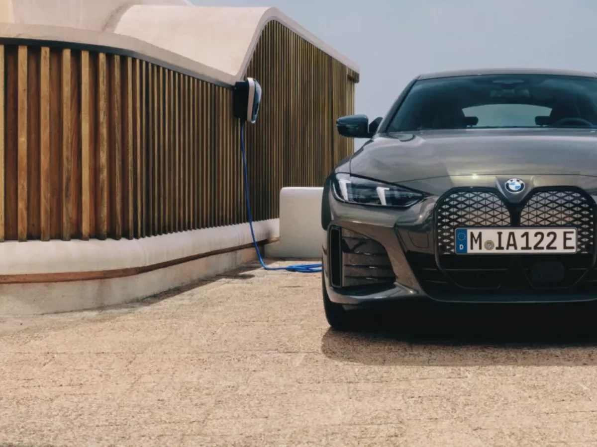 BMW i4 – front view