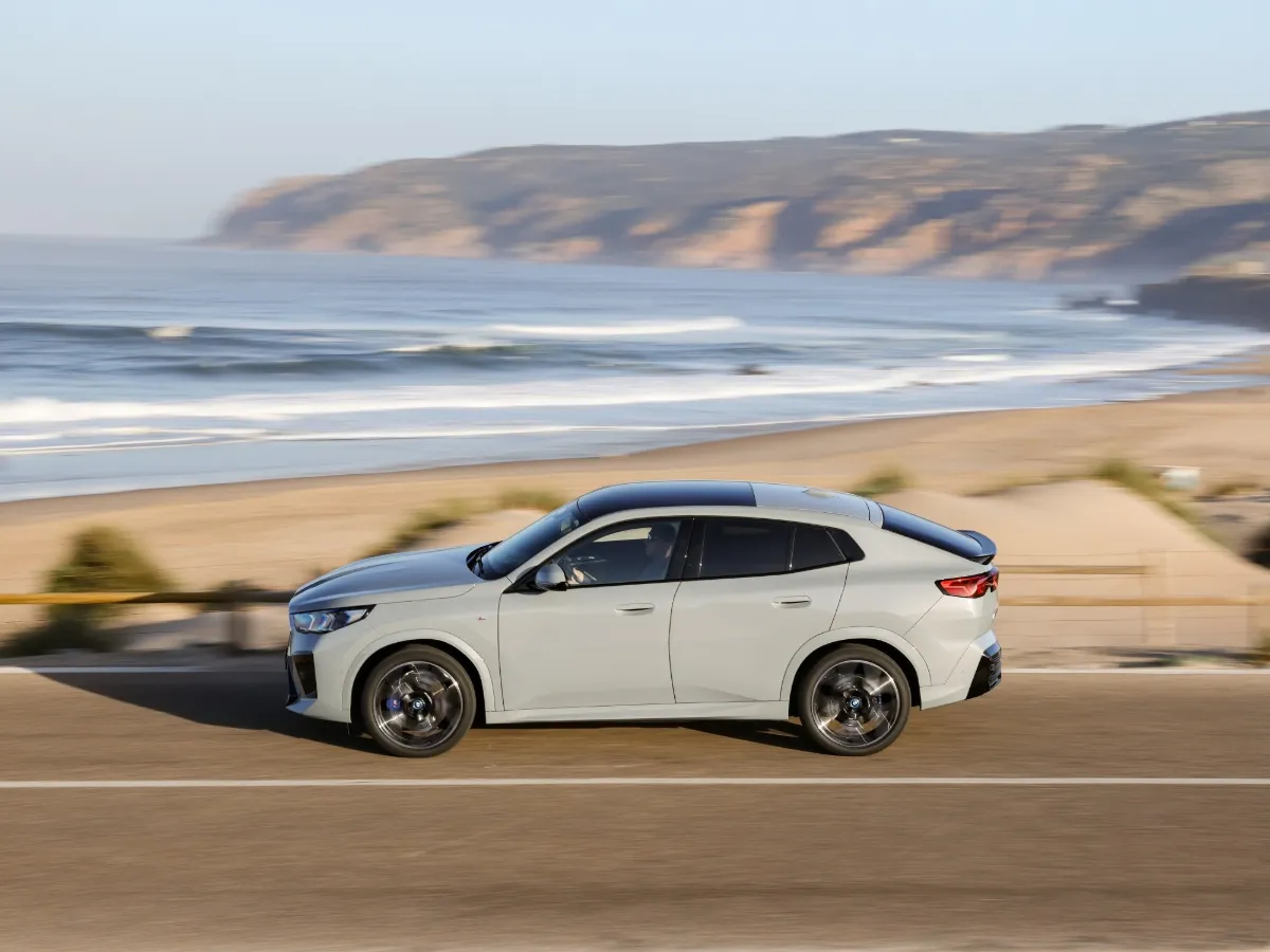 BMW iX2 eDrive20 — Neuwagen aus Deutschland