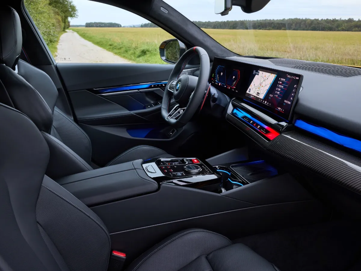 BMW M5 középkonzol