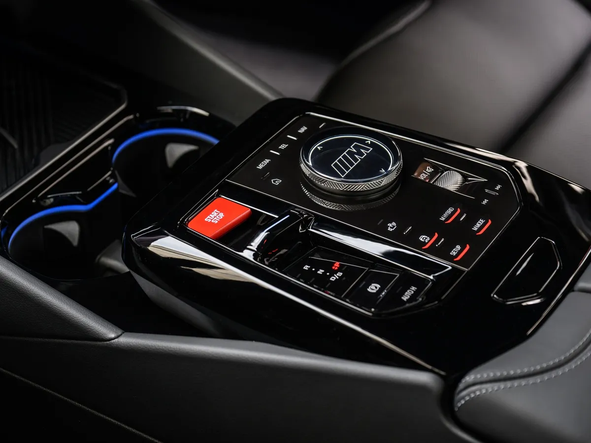 BMW M5 belső tér