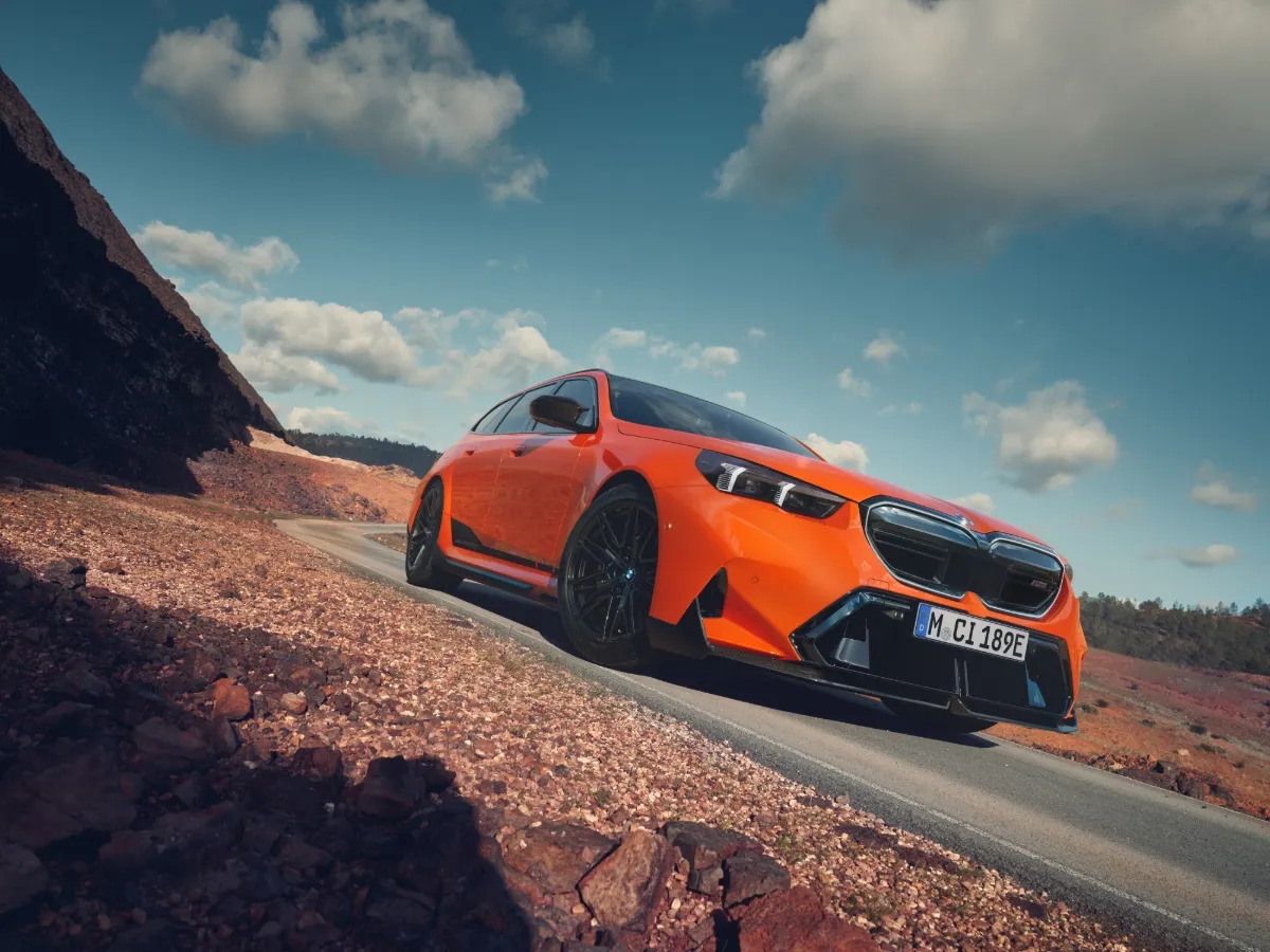 BMW M5 Touring in Orange