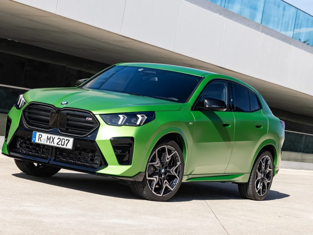 BMW X2 in Grün, Frontansicht