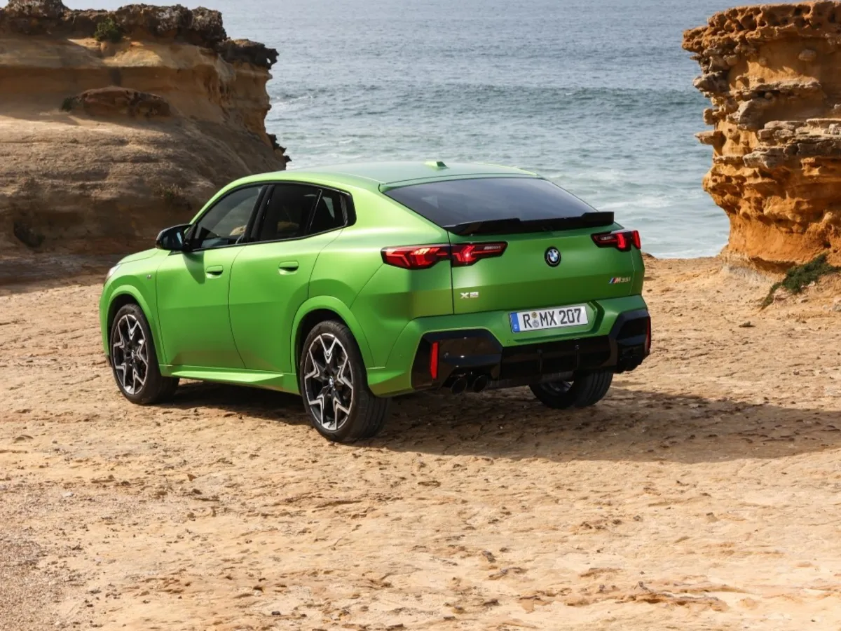BMW X2 Dreiviertelansicht von hinten