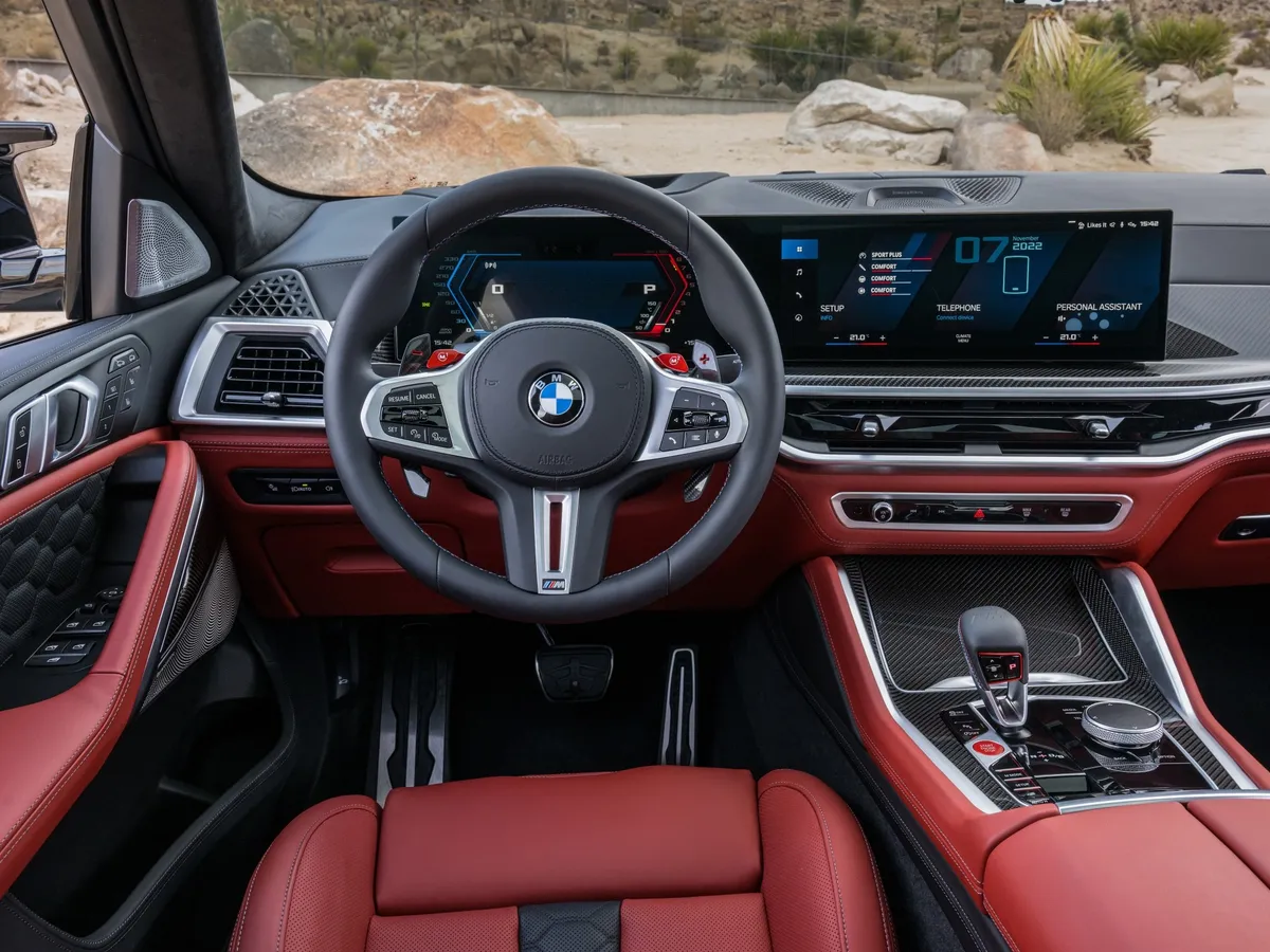 BMW X6 M Competition Innenraum, Armaturenbrett