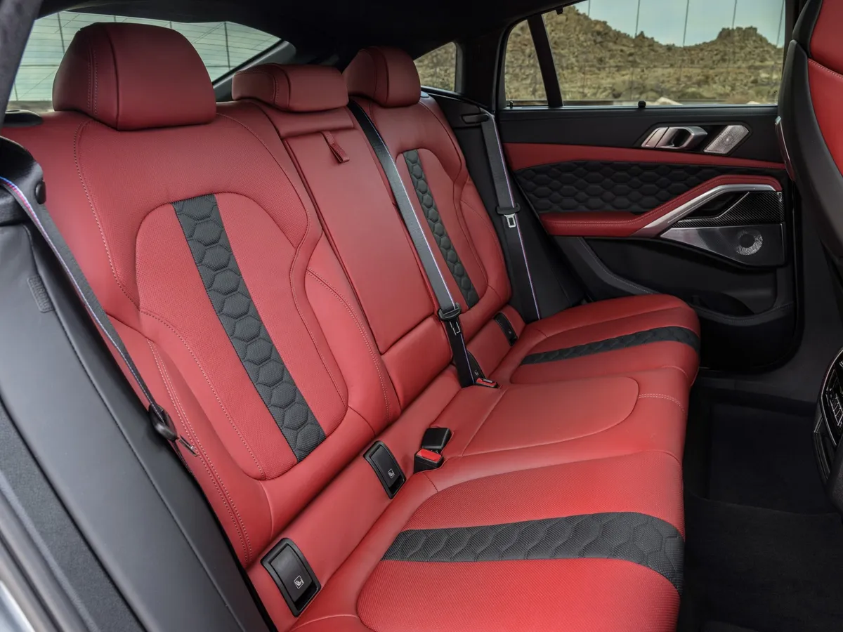 BMW X6 M Competition Cockpit-Detail