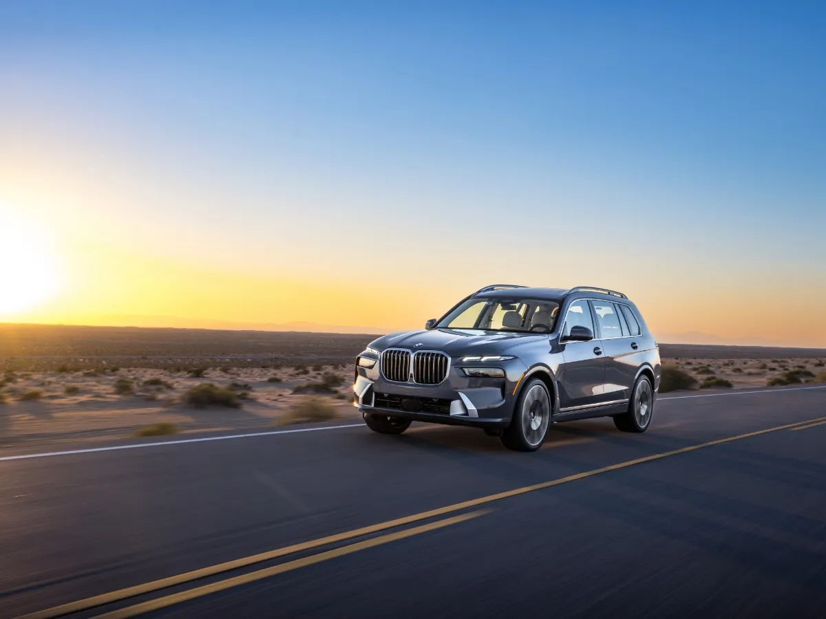 BMW X7 na slnku